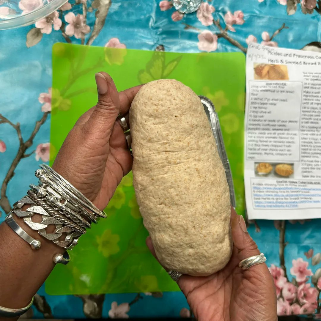 HCGAGardens's tweet photo. A fun breadmaking session with #WECH last week as part of our five week Pickles and Preserves course. The group prepared dough and then wrapped it up warmly to bake at home. Looking forward to seeing the finished result!
@HCGAGardens @WAESonline #WECH #HealthyEating #community https://t.co/6CMUdW5NGo