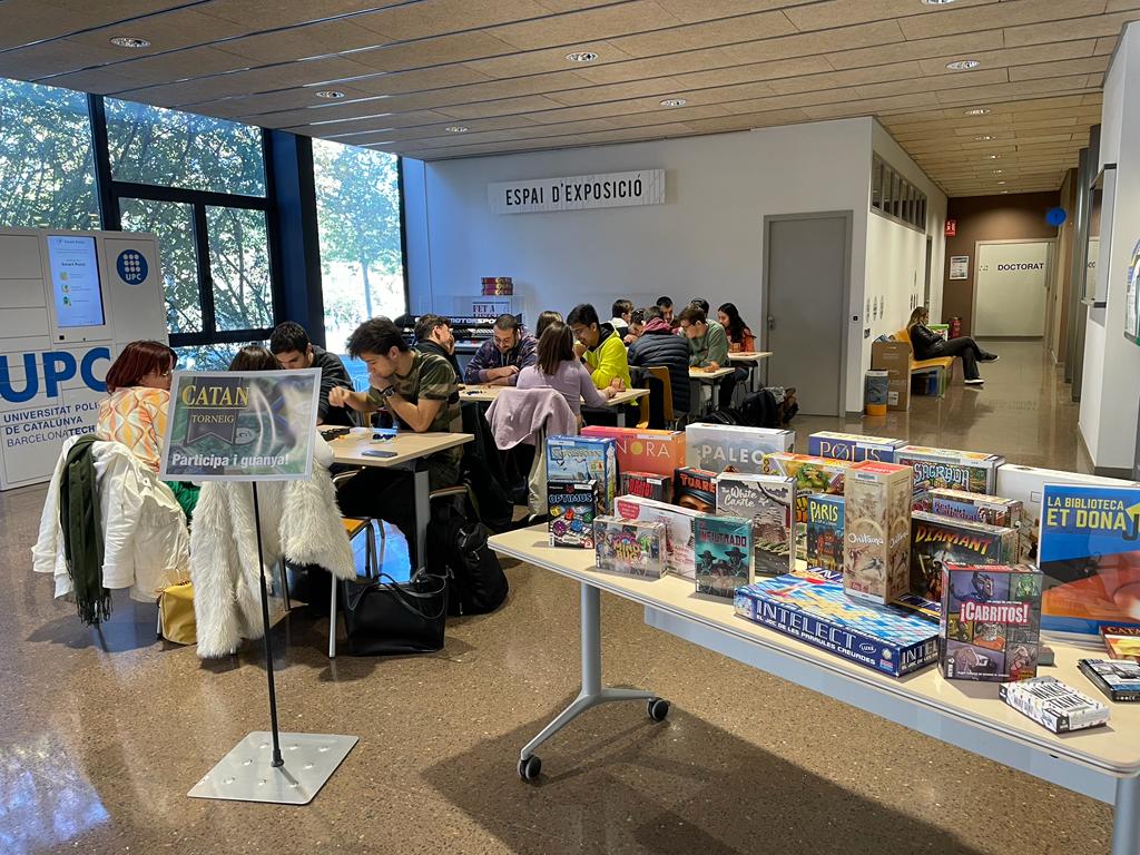 🏆 I Torneig de Catan a la <a href="/bibetseib/">Biblioteca ETSEIB</a>
Comencem la segona ronda, molta sort a totes i tots! Gràcies a <a href="/DevirIberia/">Devir Iberia</a> per la cessió dels jocs i premis. #labibliotecaetdonajoc #torneigcatan #etseib #internationalgamesmonth