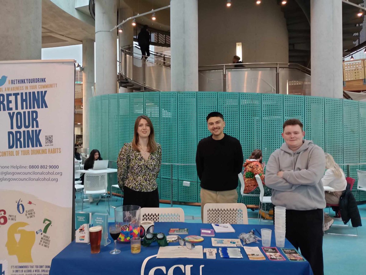 Visit the @SAFLibraryGCU today and meet this lovely lot from Glasgow Council on Alcohol and pick up some of their free resources to help manage your drinking and reduce the harmful effects. Thanks @GCAglasgow for coming to @CaledonianNews today!