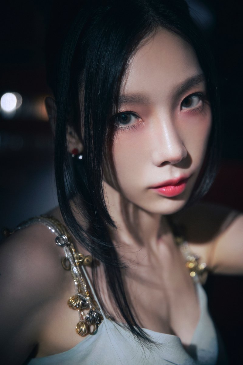 TAEYEONsmtown's tweet photo. TAEYEON 태연 'To. X' Image Teaser

TAEYEON 태연 The 5th Mini Album ‘To. X’ 
🎧 2023.11.27 6PM KST

💿 Pre-Order &amp; Pre-Save 
https://t.co/sHbY7Tw7WY

#태연 #TAEYEON 
#ToX #TAEYEONToX
#소녀시대 #GirlsGeneration https://t.co/qi7BabTCao