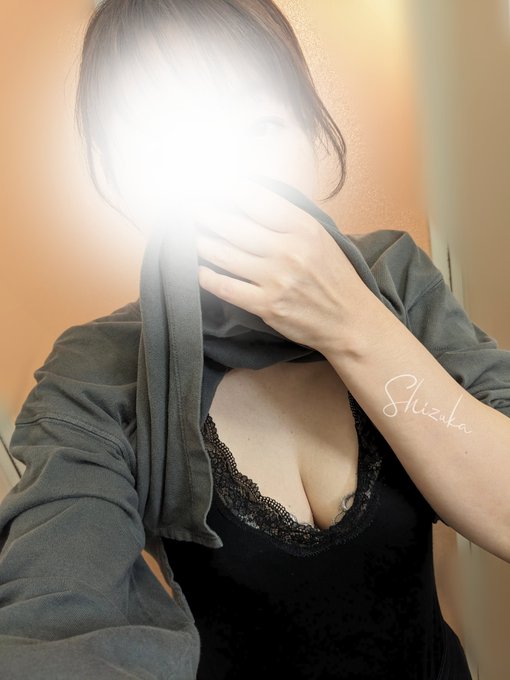 さっき投稿した顔半分写ってる写真、閲覧数凄い勢いで増えてたからビビって消しちゃった😅 こちらでご勘弁を(&acute;&bull;&omega;&bull;`)ｽﾏﾇ&hellip; https://t.co/Mhq5cqtoUy