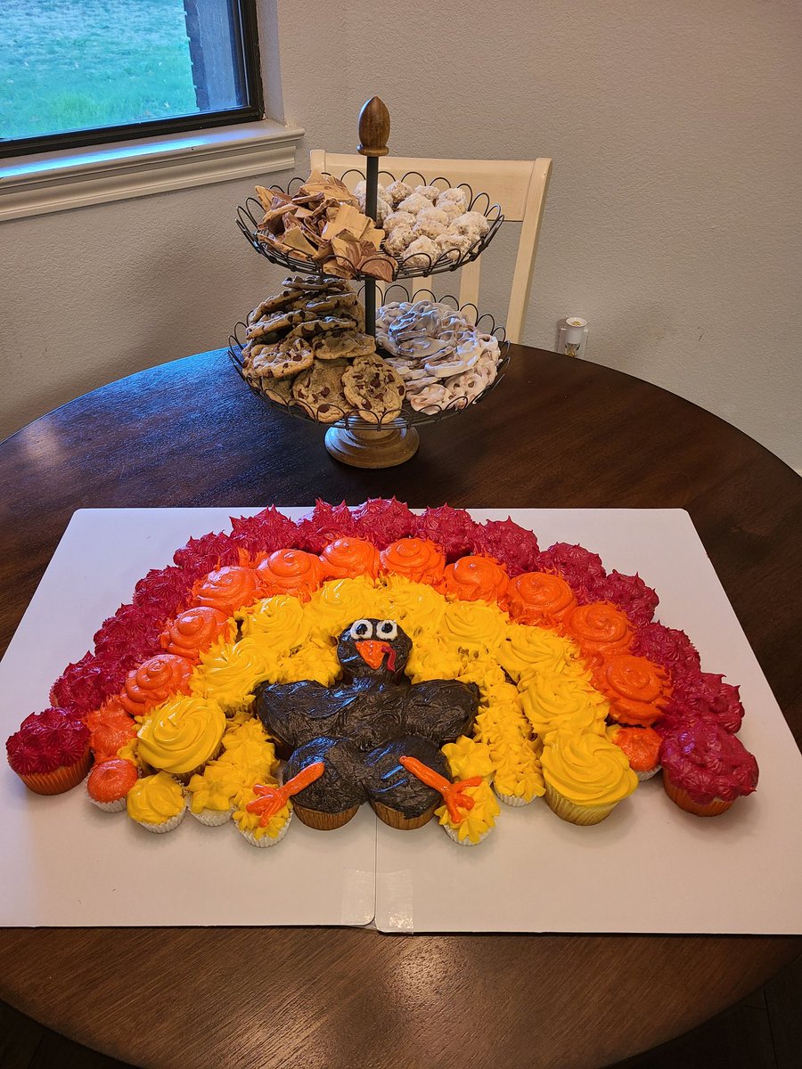utacoachwags's tweet image. Happy Thanksgiving!  The girls were in charge of desserts ... I think we are set until Christmas 😁 #amazingdaughters #lovethem