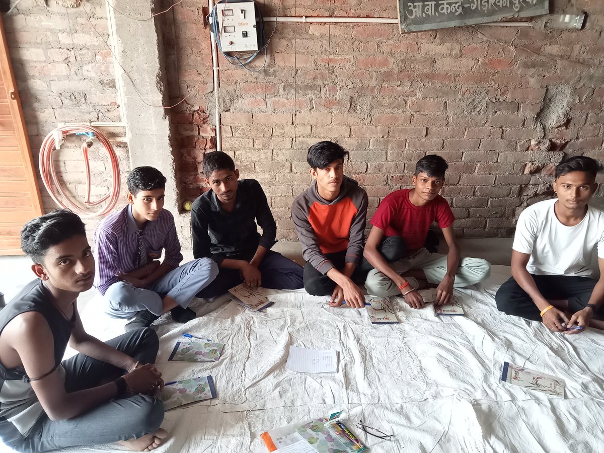 reenashukla097's tweet photo. फैमिली हेल्थ इंडिया सिविक एक्शन कानपुर द्वारा यूथ वालंटियर प्रशिक्षण में युवाओं को डेंगू मलेरिया की जानकारी दी गई। प्रशिक्षण में उनकी रोकथाम और बचाव पर जोर दिया गया। @sksomya @sammaansingh @AshishR37392142 @rakeshk80310564 https://t.co/s6IwamOkiS