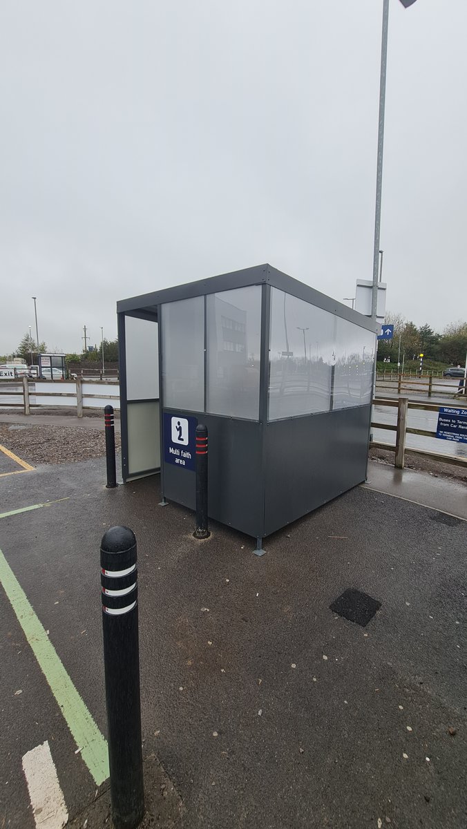 This week, we have opened a new multi-faith area in the free waiting zone. Located just off the Silver Zone roundabout, the new area provides customers with a private space to reflect and pray whilst waiting to collect friends, family or loved ones.