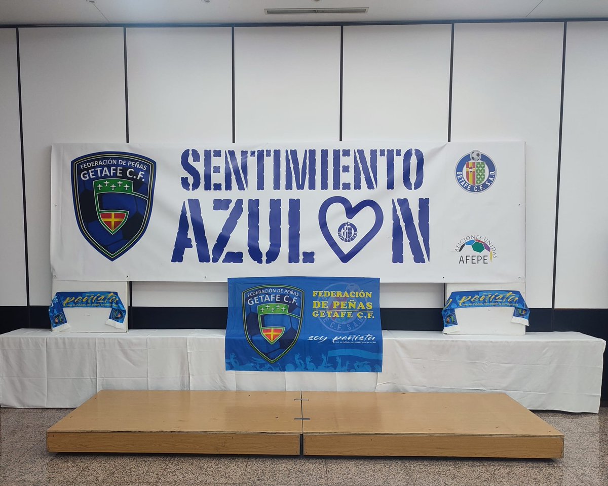FPGETAFE's tweet photo. ✨ Esta noche tenemos la gala #SentimientoAzulón con todos los peñistas.

🔝 Un adelanto de la decoración del lugar.

💙 Contaremos con el @GetafeCF, @DavidSoria18 y @sergio_pachon 😍

📹 Puedes seguirlo en directo a partir de las 21:00 en nuestro Instagram.

#VamosGeta https://t.co/utkzLW6N9W