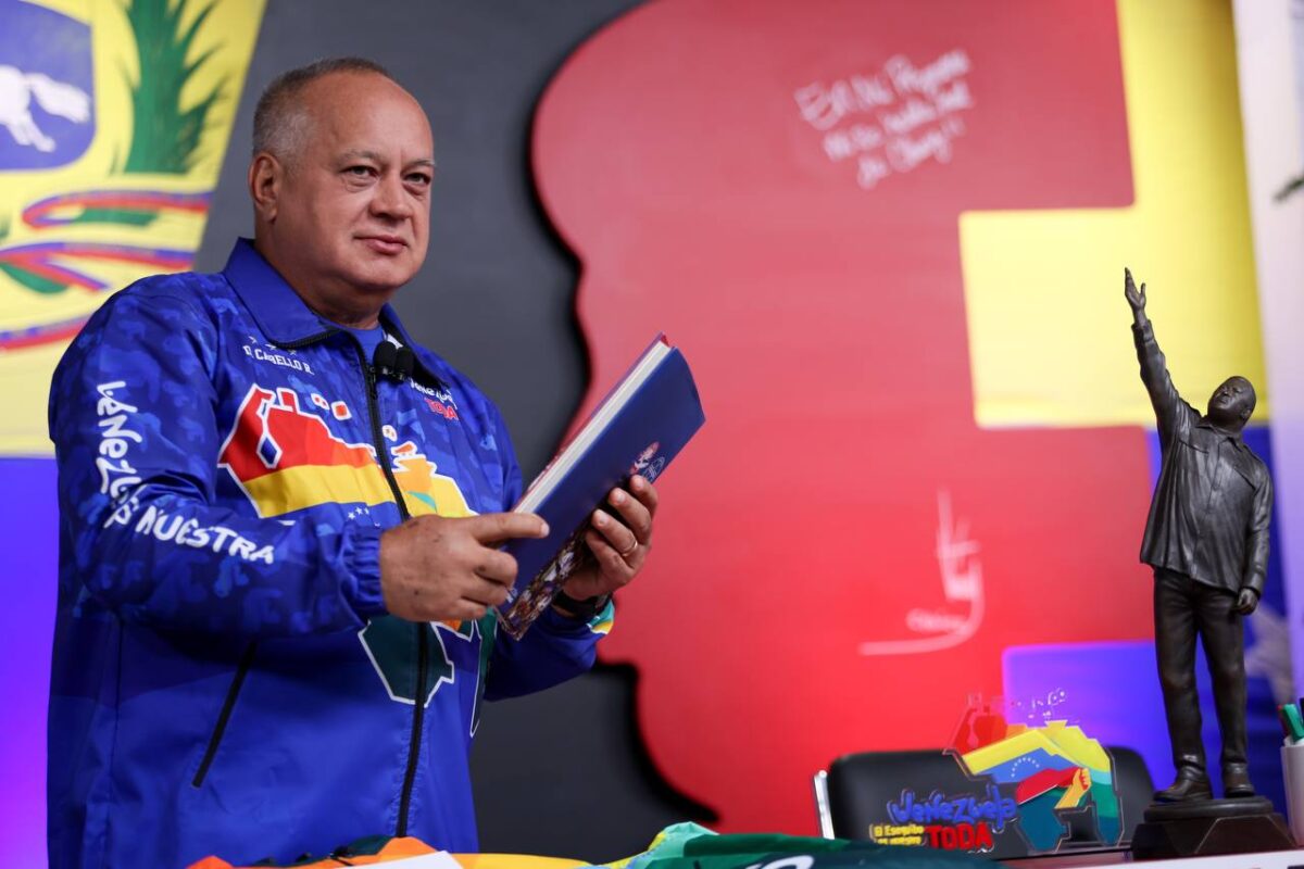 Diosdado Cabello tomará acciones legales contra difamación mediática radiomiraflores.net.ve/diosdado-cabel…

#DiosTeBendigaMaduro #23Nov