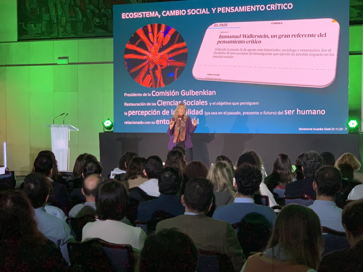 ceeiasturias's tweet image. Continuamos en la entrega de los #PremiosRADAR 2023 con 🗣️ Montserrat Guardia Güell, especialista en estrategia y creación de ecosistemas y en gestión de proyectos innovadores de gran escala. 

Nos la presenta, nuestra directora #CEEIAsturias Cristina Fanjul.