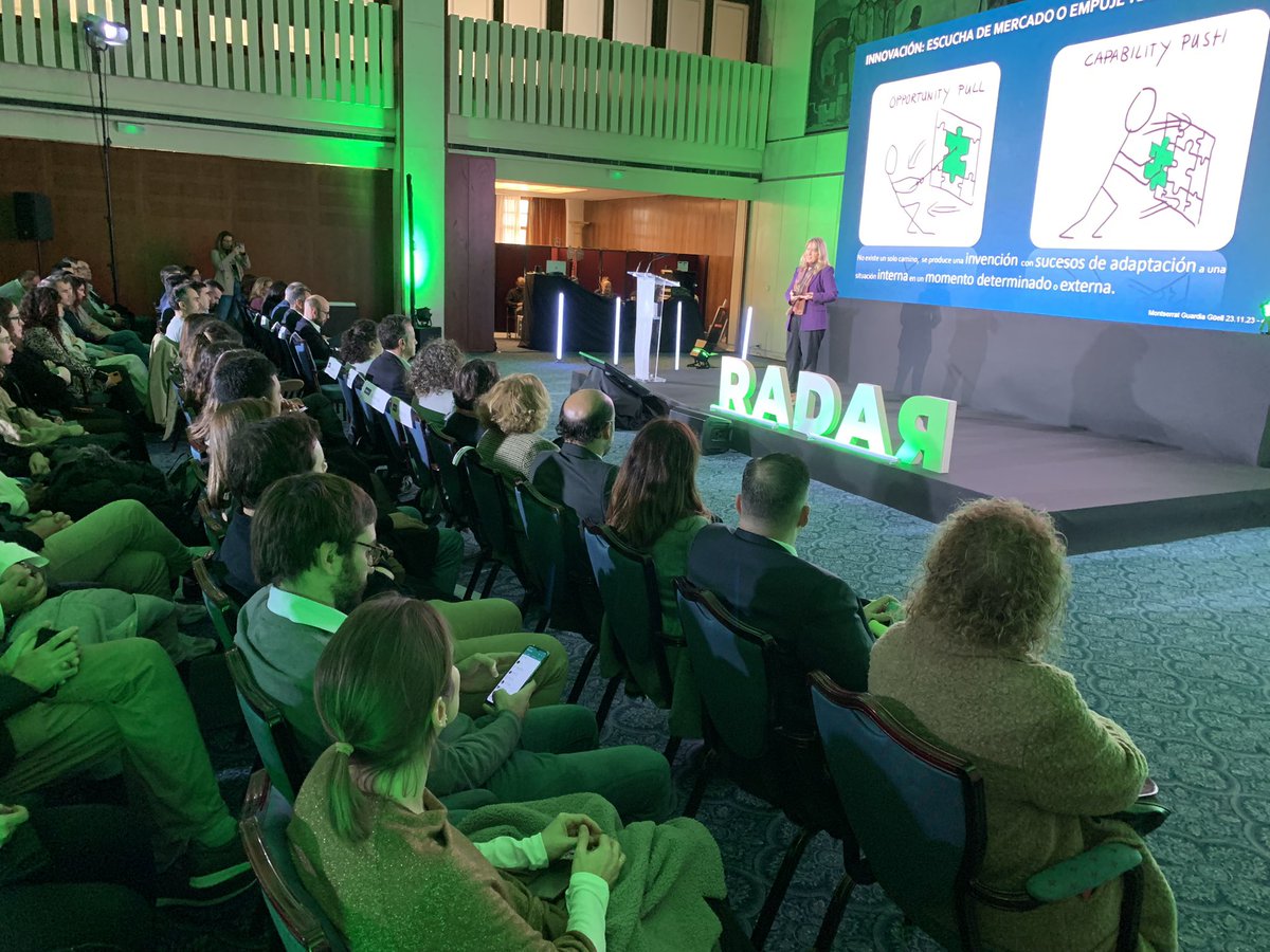 ceeiasturias's tweet image. Continuamos en la entrega de los #PremiosRADAR 2023 con 🗣️ Montserrat Guardia Güell, especialista en estrategia y creación de ecosistemas y en gestión de proyectos innovadores de gran escala. 

Nos la presenta, nuestra directora #CEEIAsturias Cristina Fanjul.