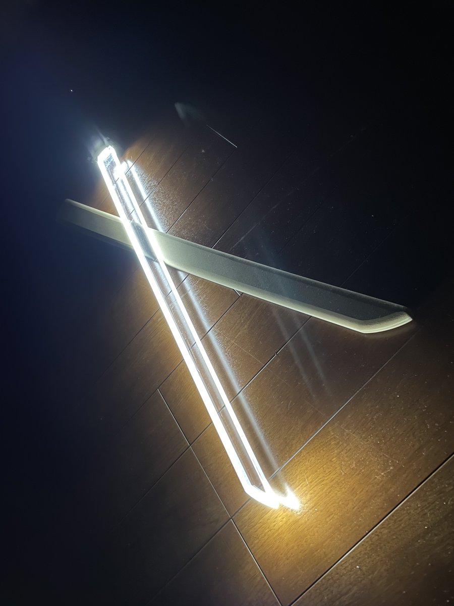 jin_keep77's tweet photo. 今の3Dプリンタなら行ける！って思って、しばらく眠らせてたブレードの持ち手作った！フィルム挟めば撮影とかにも持っていけそうーー！ https://t.co/WD4hSqSlYY