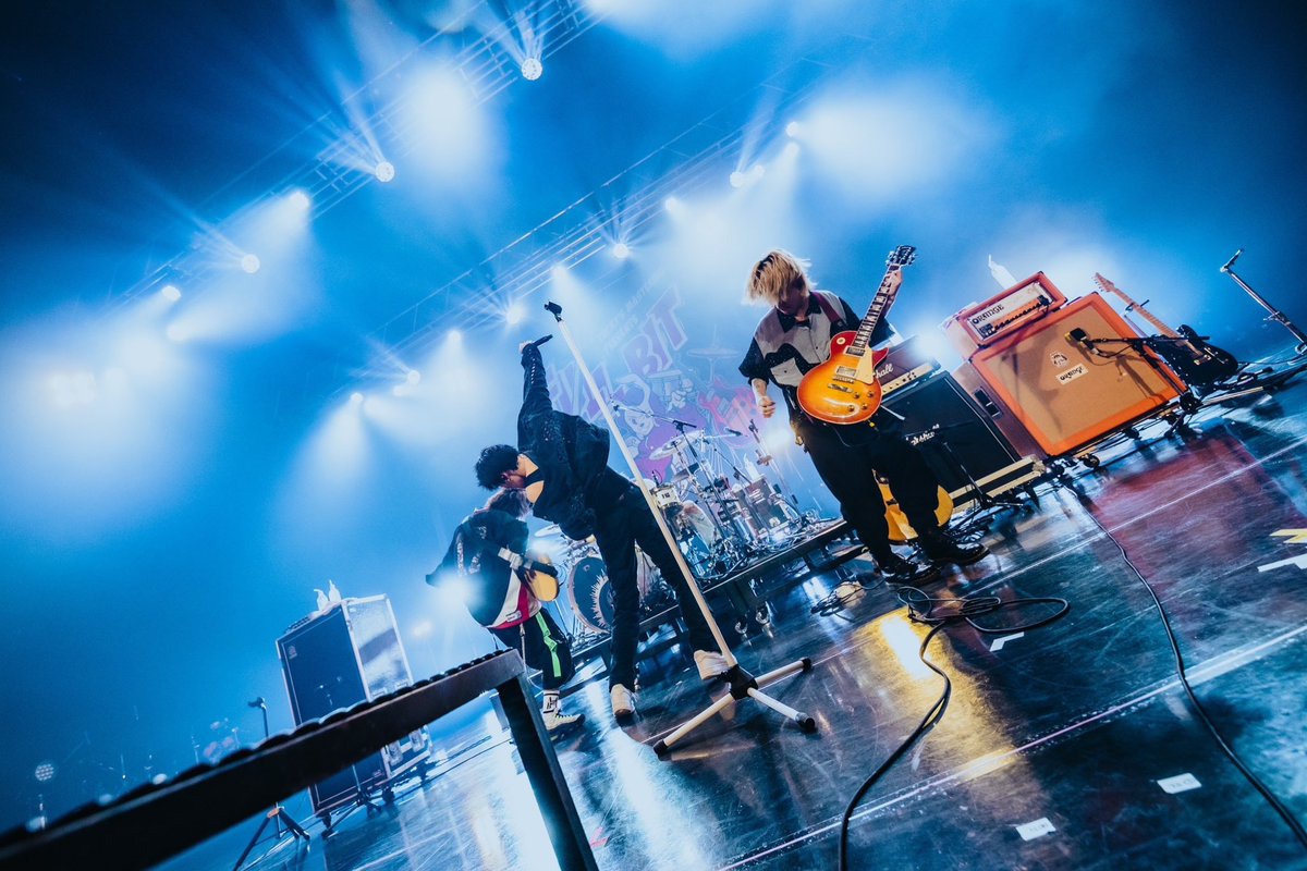 AceCollectionJP's tweet photo. Thank you!!!!
FULL BIT Vol.2  / 📍KT Zepp Yokohama

今度のフルアルバムでもマスタリングでお世話になっているタッキーさんのイベント！

お誘い頂きありがとうございました！

いよいよ来月から全国ツアーがスタート🔥

📸 : @sskami_ 

#AceCollection https://t.co/TdlquP5zc4