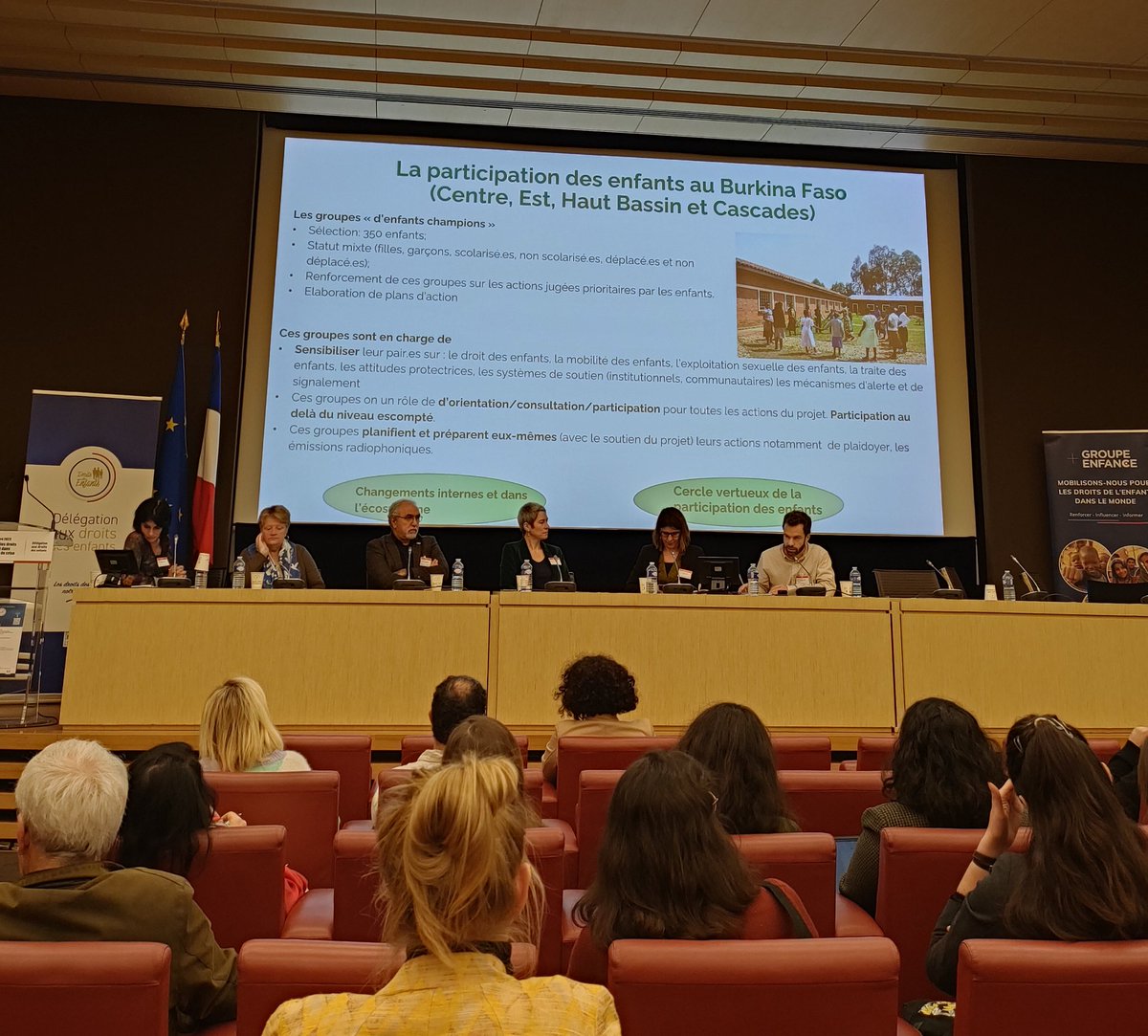 GroupeEnfance's tweet image. #ObjectifEnfance #JournéeEnfantsAN
@ecpatfrance présente un projet  qui favorise la #participation des enfants au Burkina Faso avec des groupes « d&apos;enfants champions » impliqués dans toute les étapes du projet. 
La pertinence de cette approche est exacerbée en contextes de crise.