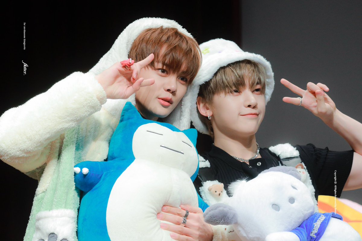 flutter830's tweet image. 231118
뀨튜즈...🥺

#제로베이스원 #ZEROBASEONE #ZB1  #김규빈 #KIMGYUVIN #キムギュビン