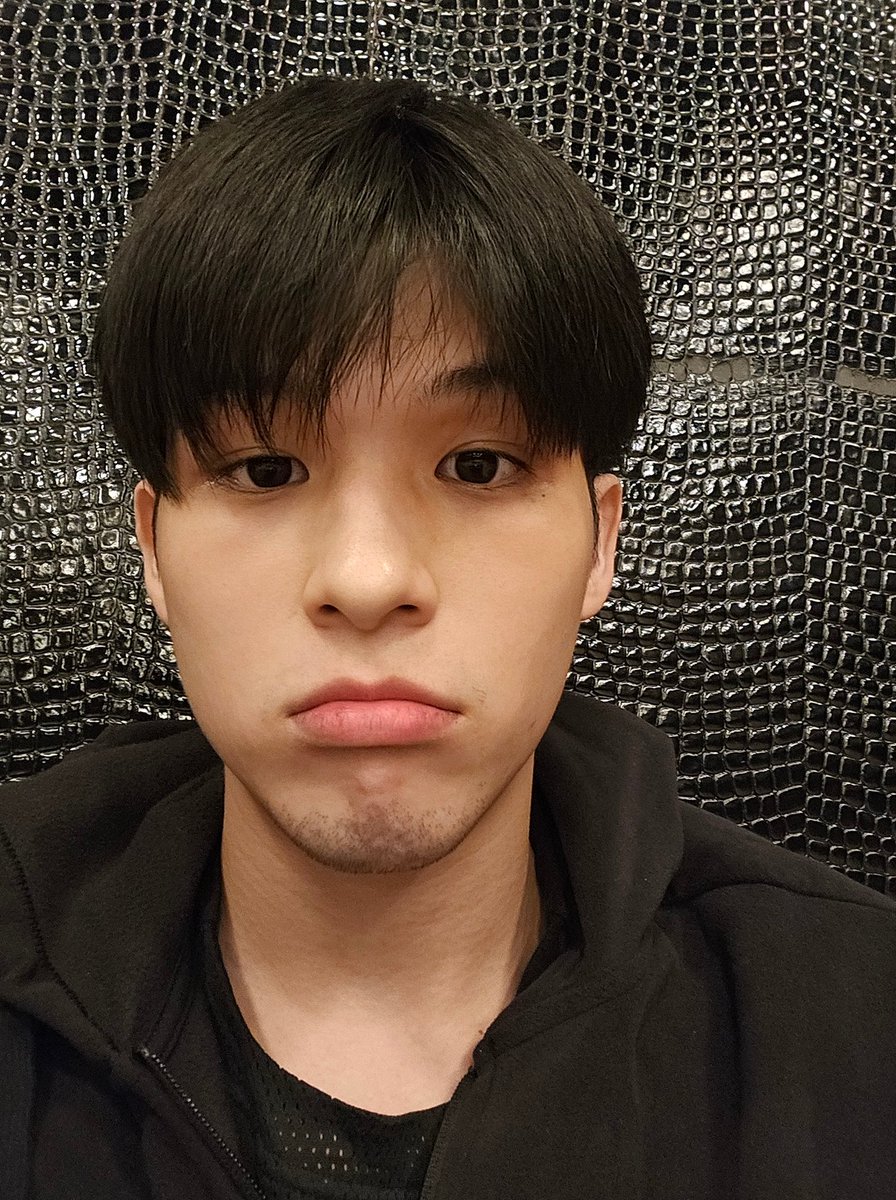 skywongraveee's tweet photo. 🫨 #HighSchoolFrenemy https://t.co/Aj239UJt0u
