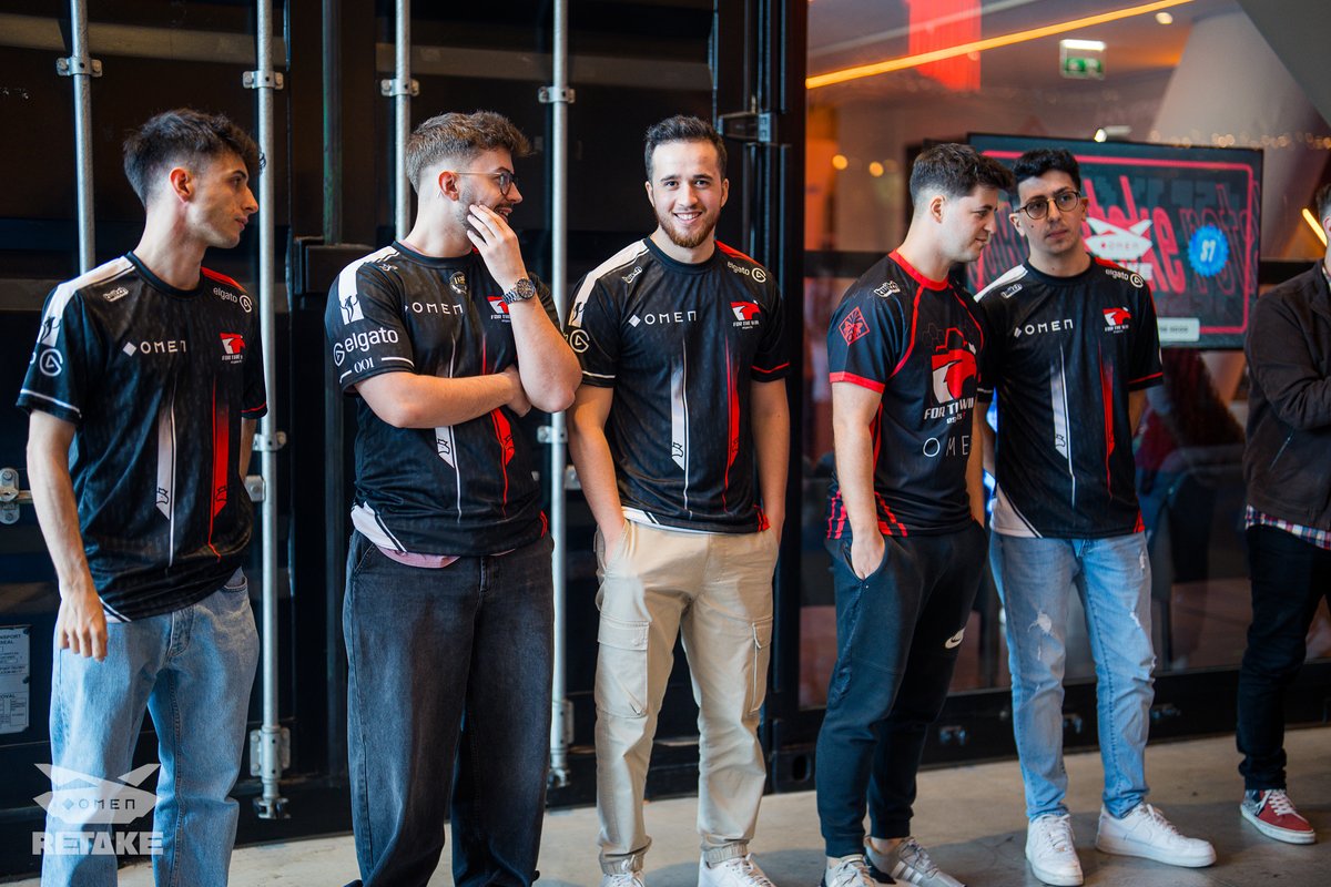 letsRETAKE's tweet photo. Quem vai fechar 2023 como campeão do OMEN RETAKE? 🤔
Assiste a toda a ação!
📺 https://t.co/k2oDZI2oHT
🎙️ @TheRA1DER & @silv8casts
🎤 @o0AC0o
🏆 #OMENRETAKE https://t.co/JdEcTqmC1Y