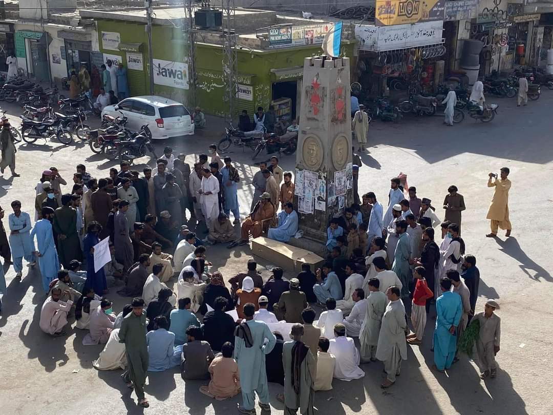 NawabShohaz's tweet photo. Every day our mothers are receiving the dead bodies of their children as gifts from this state
#StopBalochGenocide
#SaveBalochmissingperson
#EndEnforcedDisappearances
#StopfakeEncounter https://t.co/okTmgihjGJ
