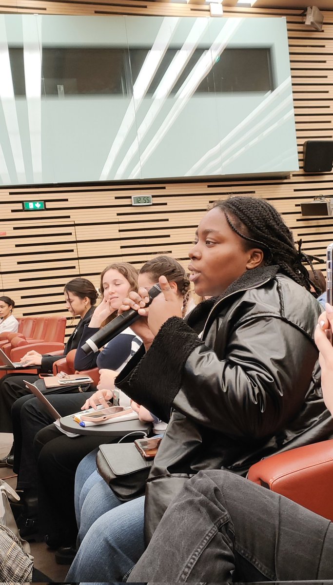 GroupeEnfance's tweet image. 💬 Parole à la salle 💬
 
C&apos;est à nouveau le moment des  questions/réponses pour les participant•e•s ! 

#ObjectifEnfance #JournéeEnfantsAN