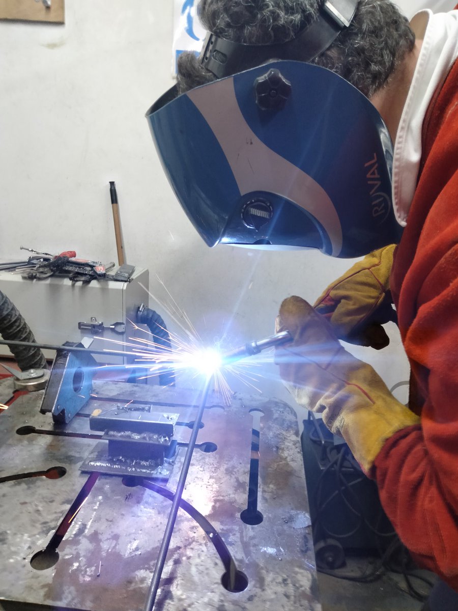 LondonSculpture's tweet photo. Got a project on the go & hit a bump in the road knowledge/skills wise?
Our short #courses get you up to speed with all sorts of processes & technical knowledge
https://t.co/bH7uKuz8vo
#artisticpractice #creatives #making #art https://t.co/hNLsMaZwY2