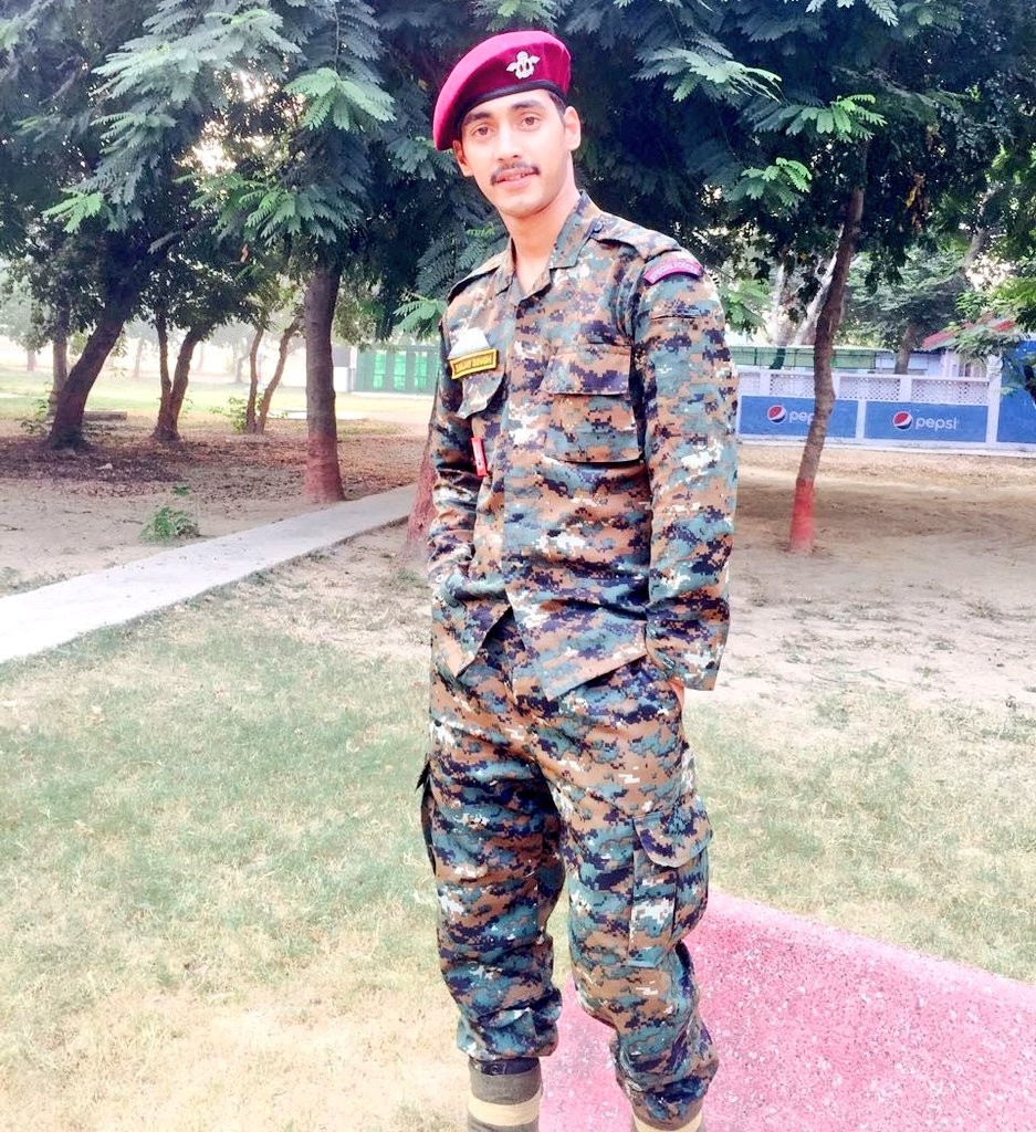 37VManhas's tweet photo. PARATROOPER SANJAY BISHT 
9 PARA SF

is one of the four #IndianArmy soldiers who were immortalized fighting terrorists at #Rajouri in J&amp;K yesterday.

MATA RANI gives strength to his family to bear this irreparable loss.

#FreedomisnotFree few pay #CostofWar. https://t.co/AjkGZzm3NF