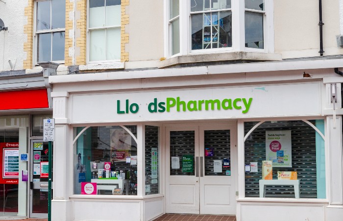 ICPmagazine's tweet photo. BREAKING: @LloydsPharmacy has disappeared from UK high streets after all its branches were sold.
https://t.co/jnqJk3bcR2 https://t.co/v8n0NvO75Q