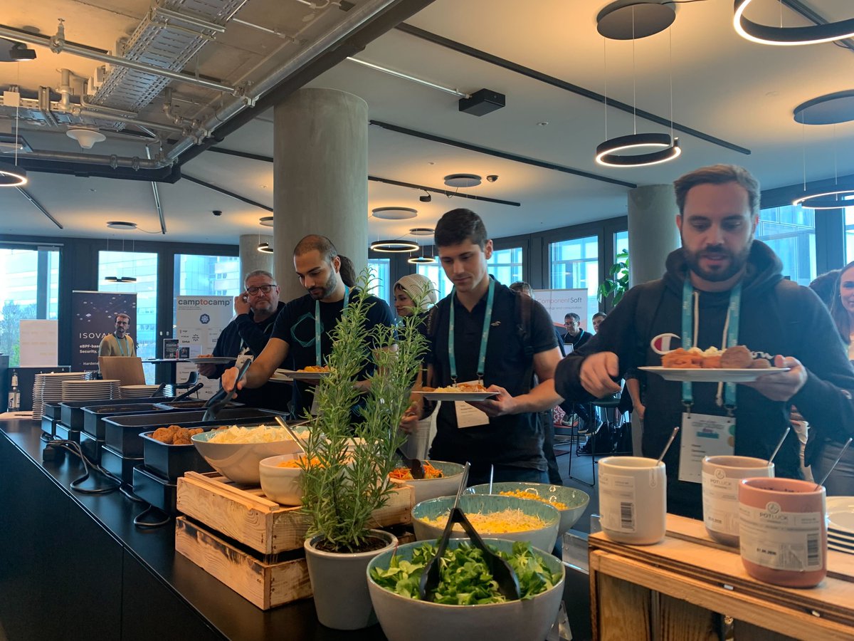 ConDaysEU's tweet image. It&apos;s that time of the day when we fuel up and network together! 🌟 Tasty lunch served and amazing networking ongoing during ContainerDay Workshops!
#ContainerDayWorkshops #CDWorkshops #MachineLearning #Security #k8s #automation #edgecomputing