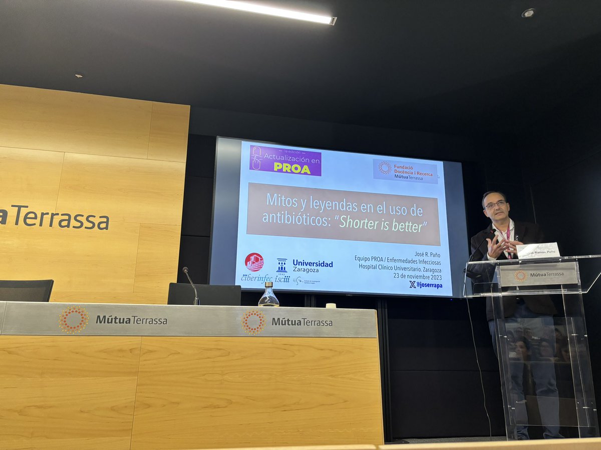 bdietl's tweet image. José Ramón Paño, “Shorter is better”: “(…)no es un mito ni leyenda, pero tampoco se debe “mantralizar” para no caer en una falacia: los tratamientos cortos son posibles en la mayoría de pacientes y situaciones, pero hay que saber individualizar en escenarios especiales”#PROAMT