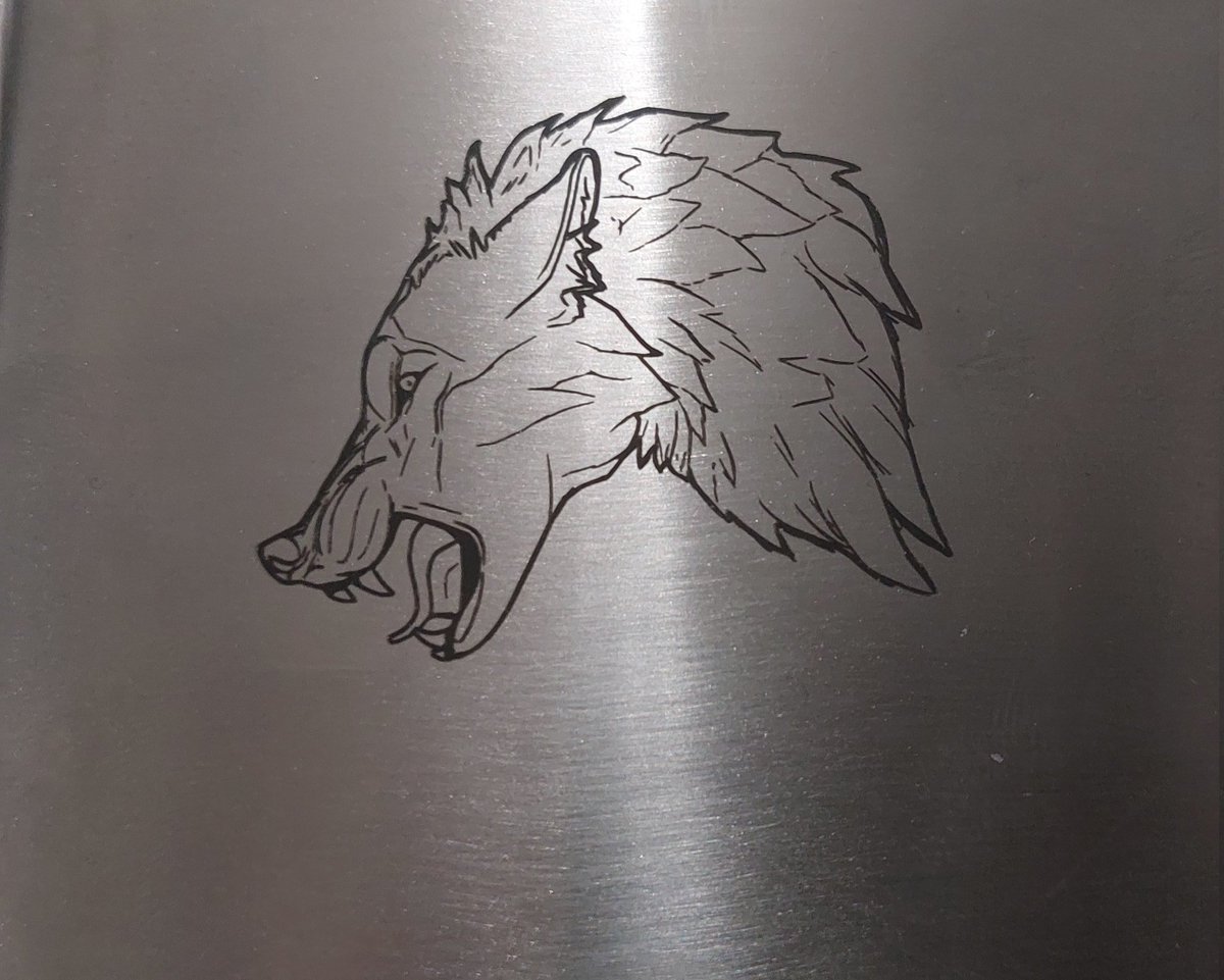 chekalka's tweet photo. The path from sketch to engraving on a flask 

#art #picture #wolf #flask #engraving https://t.co/j79KCwwhGc