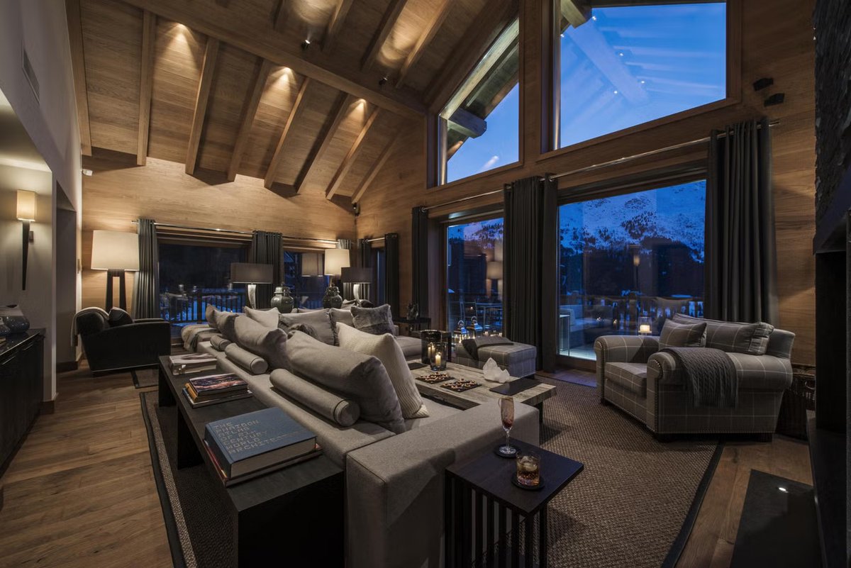 Discover Europe's finest luxury ski chalets, handpicked and highly praised by @theindependent. ⁠ ⁠ Immerse yourself in the unparalleled mountain views from @chaletlegrenieraneige ⁠ #prlondon #londonpr #londonluxurypr #luxurypragency #luxurypr #ukpr #ukpragency⁠