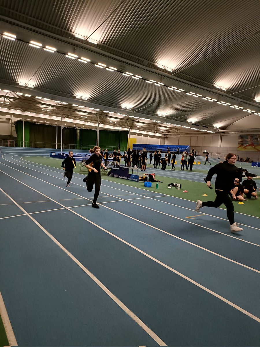 WingfieldAcadPE's tweet image. Relay practice for this afternoon's competition!