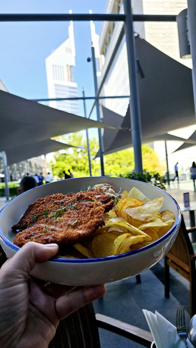 Nayla Razzouk tweet media