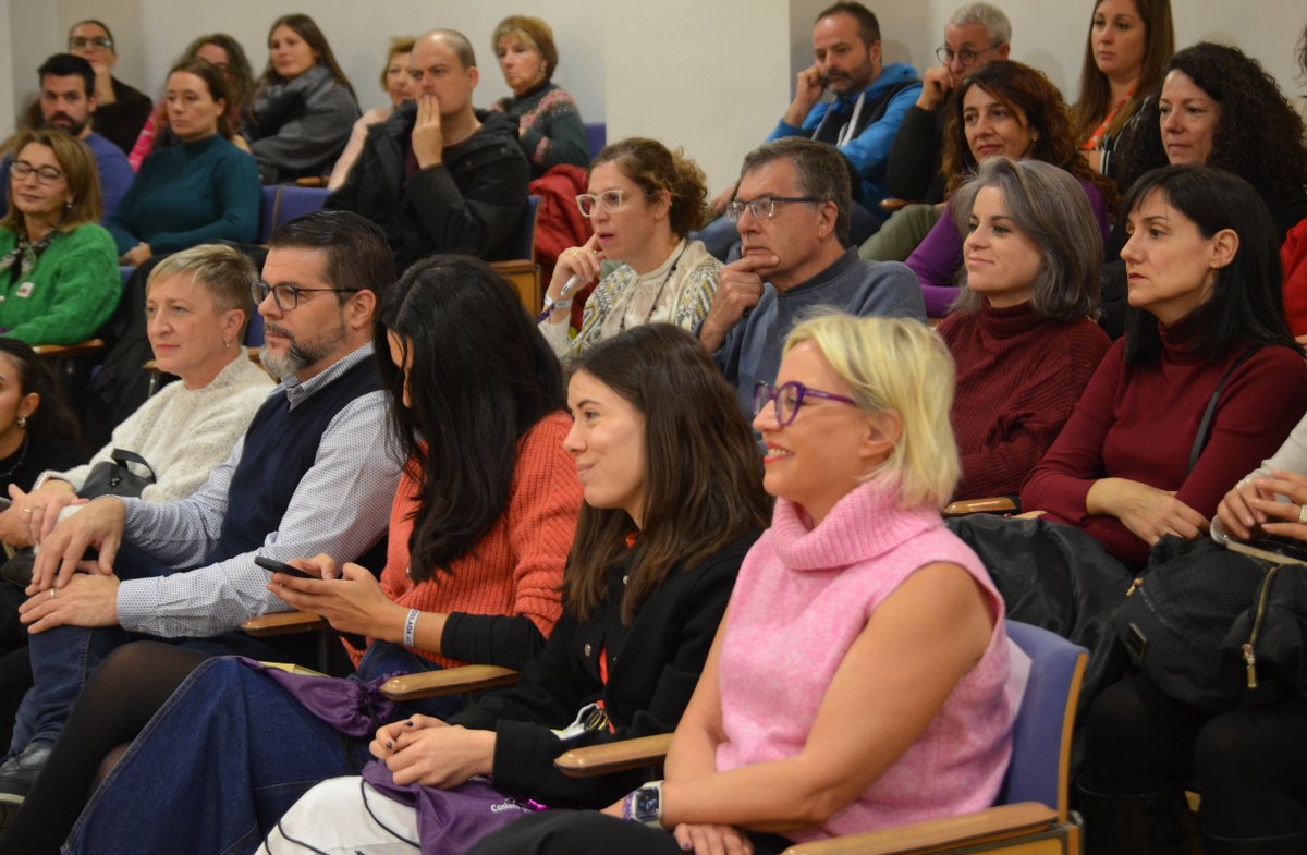 Ayto_Coslada's tweet photo. IGUALDAD| #Coslada ha presentado este jueves en el Salón de Plenos una herramienta para actuar en los casos de #violenciadegénero
https://t.co/EPUkgdTdQb https://t.co/q685OVJjuA