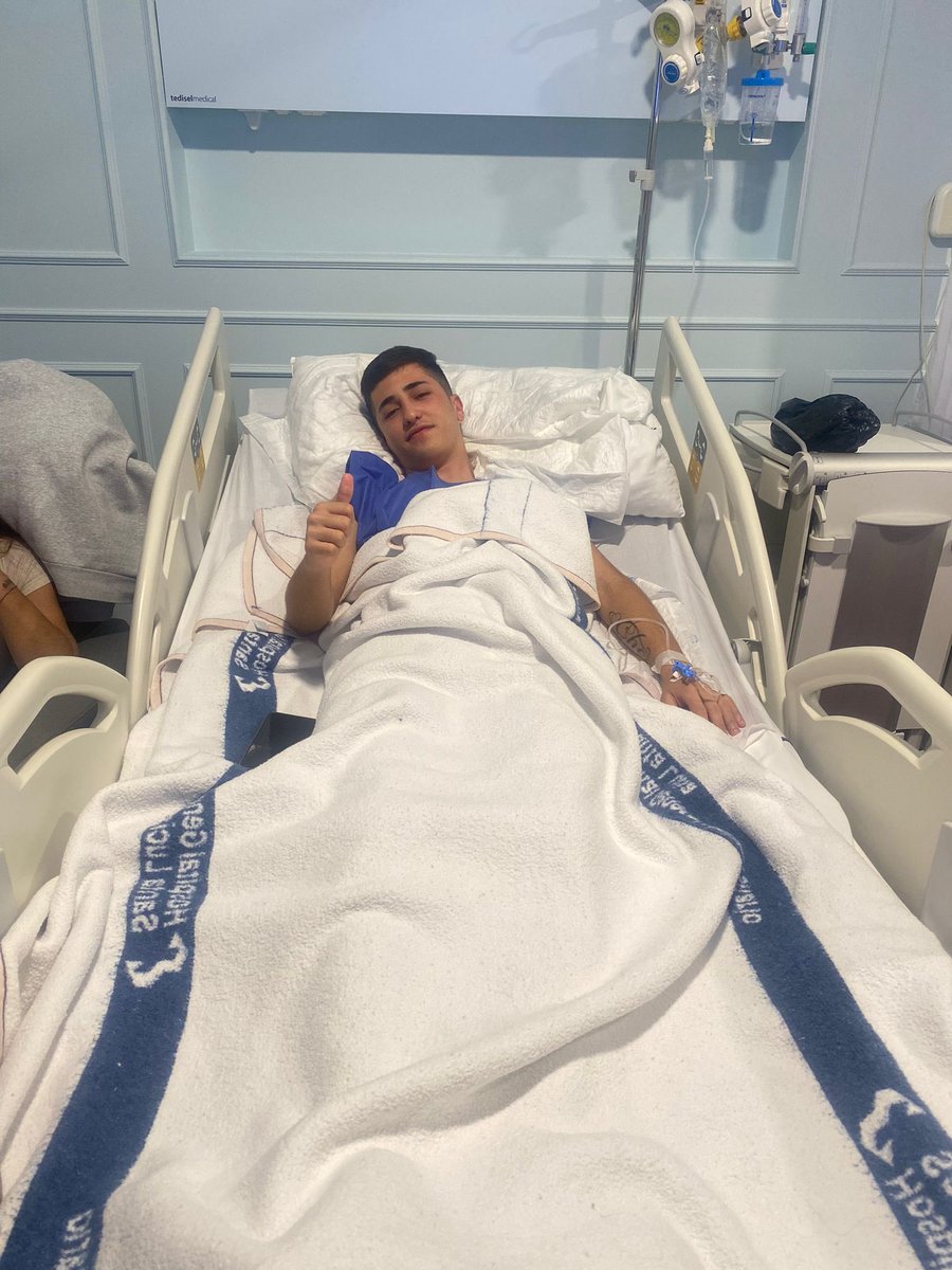 EFTorrePacheco's tweet photo. Operación de menisco de nuestro jugador, Juan Arroyo.
Esperamos que tenga un pronta recuperación para volverlo a ver en el terreno de juego

¡Mucho ánimo! ¡Pronta recuperación! https://t.co/rKXLcFcpkt