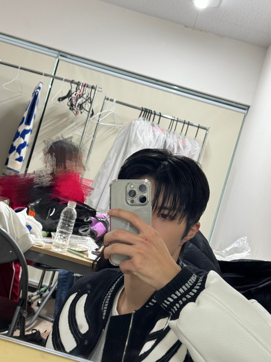 [📷][#JUHAN_RAID]

빼꼬빼꼬😱

#블리처스 #BLITZERS #주한 #JUHAN