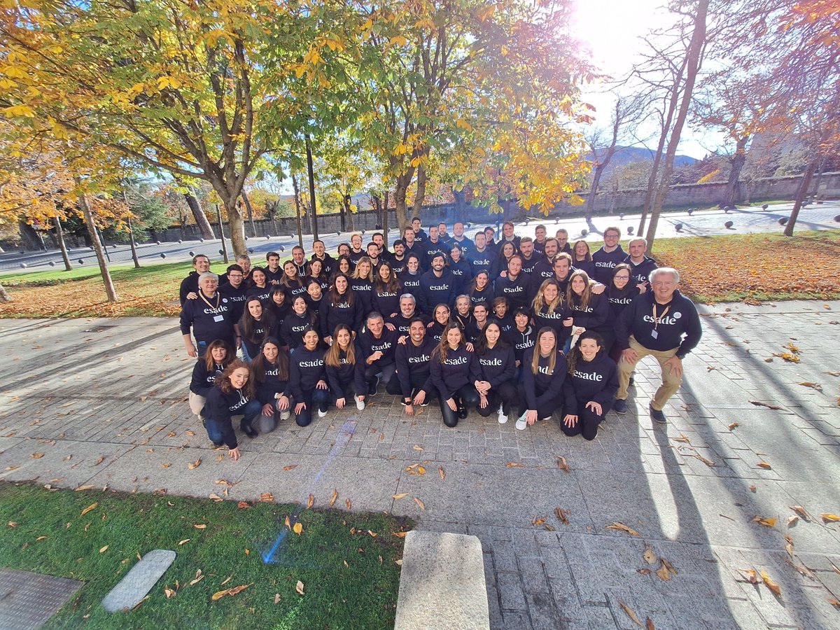 EsadeExecEd's tweet photo. 🎉Los participantes de los #EsadeExecMasters en Barcelona y Madrid vivieron una experiencia transformadora en las jornadas "Leading Self" en La Mola y El Escorial. 🌟 Cuatro días de autoconocimiento intensivo con coaches expertos, explorando conductas y trazando agendas de cambio. ¡Listos para 3 meses de acompañamiento ejecutivo y fortalecer su liderazgo "Inside-Out"!🚀👏