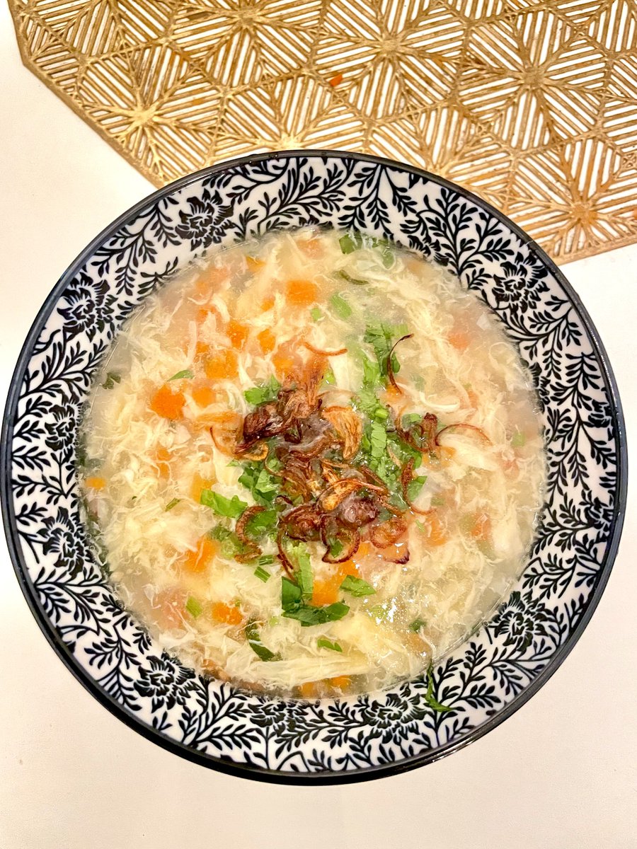 sarramonez's tweet photo. Harini husband i tak berapa nak sihat so dia nak sup sup so i buat egg flower soup (Daan Fa Tong) ha punya gigih i belajar dengan uncle chinese cane nak buat sup telur Chinese style 😂 

Thank god husband cakap sedapp bertambah makan ek mekasih Uncle Lau share recipe 🙏🤣 https://t.co/1Wn3MXe4HR