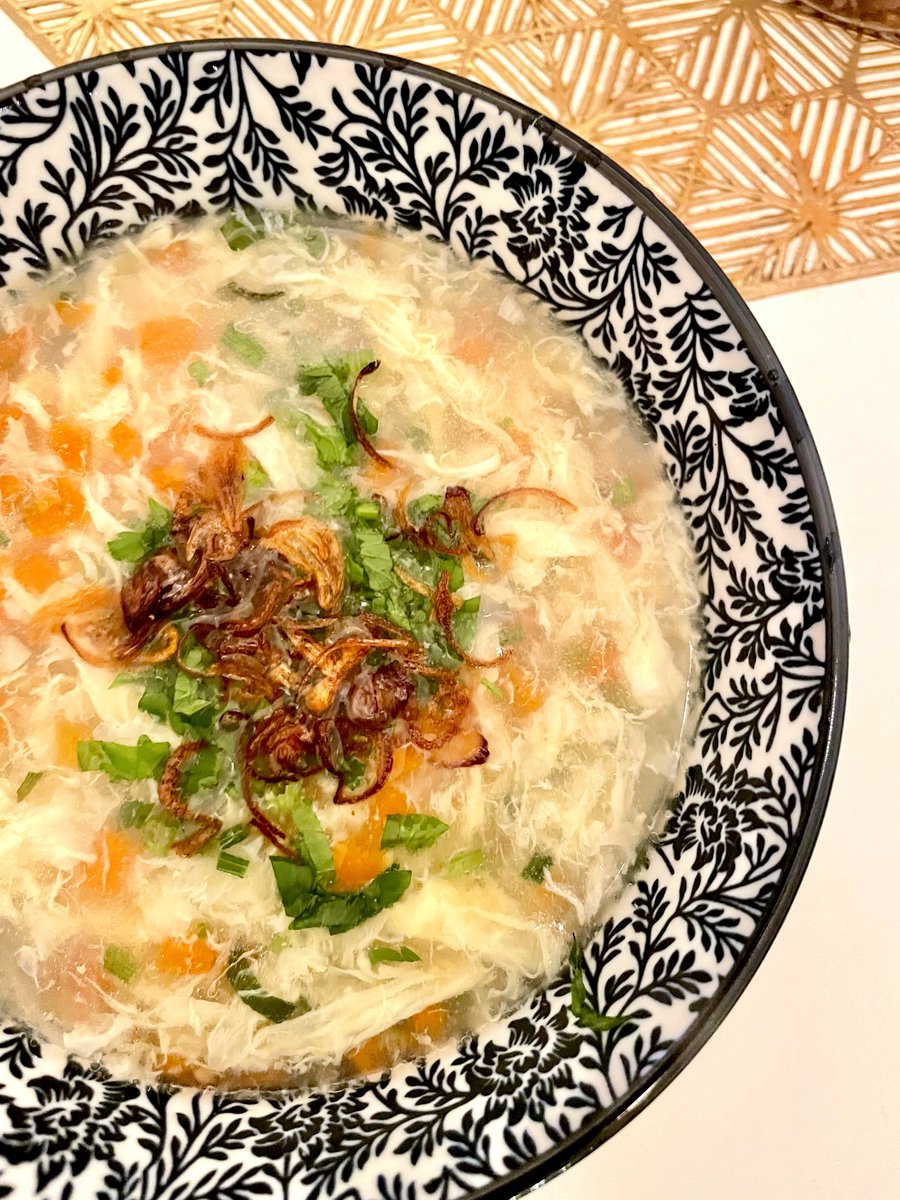 sarramonez's tweet photo. Harini husband i tak berapa nak sihat so dia nak sup sup so i buat egg flower soup (Daan Fa Tong) ha punya gigih i belajar dengan uncle chinese cane nak buat sup telur Chinese style 😂 

Thank god husband cakap sedapp bertambah makan ek mekasih Uncle Lau share recipe 🙏🤣 https://t.co/1Wn3MXe4HR