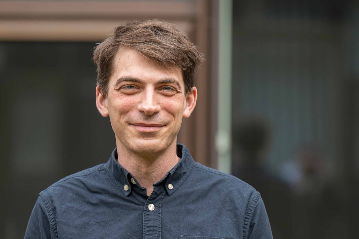 Freie Universität (@fu_berlin) on Twitter photo Der Sprachwissenschaftler @MalteRosemeyer <a href="/FU_Berlin/">Freie Universität</a> wird für sein Forschungsprojekt „Experimental replication of historical reanalysis processes“ (EXREAN) mit einem ERC Consolidator Grant über 1,98 Millionen Euro gefördert. <a href="/ERC_Research/">European Research Council (ERC)</a> #ERCCoG
fu-berlin.de/presse/informa… Der Sprachwissenschaftler @MalteRosemeyer <a href="/FU_Berlin/">Freie Universität</a> wird für sein Forschungsprojekt „Experimental replication of historical reanalysis processes“ (EXREAN) mit einem ERC Consolidator Grant über 1,98 Millionen Euro gefördert. <a href="/ERC_Research/">European Research Council (ERC)</a> #ERCCoG
fu-berlin.de/presse/informa…