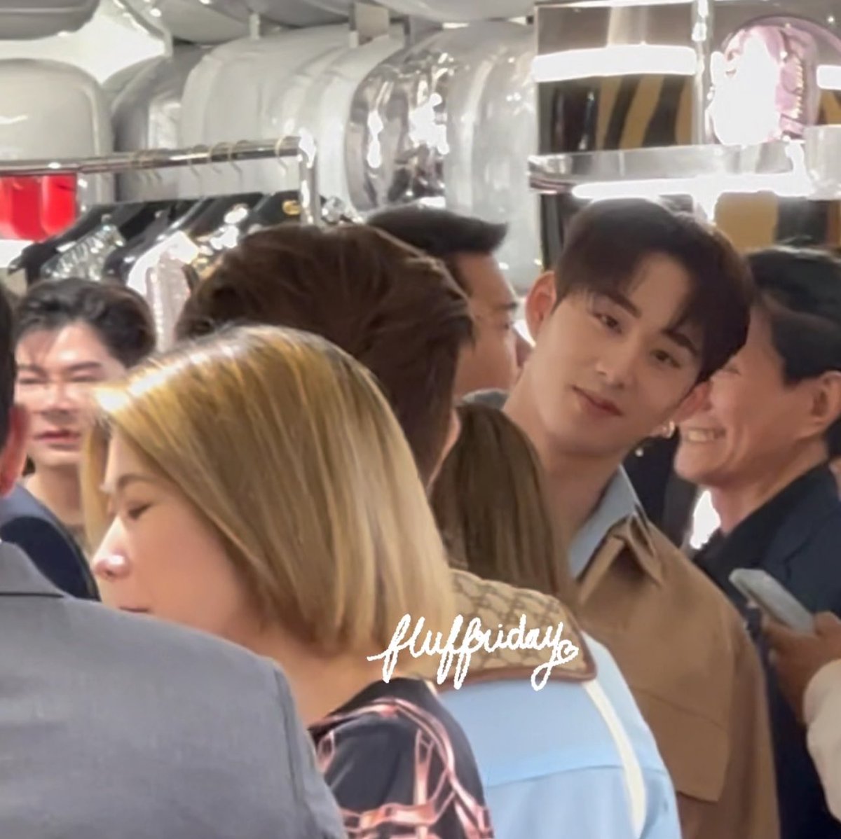 fluffriday's tweet image. ต๊ะเอ๋ @EstRvp 👋🏼
พี่สาวแวะมาหาแล้วค้าบ 🦈 #ESTEAM