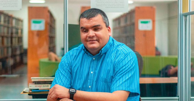 facultadderecho's tweet photo. El estudiante que logró un hito en la UdeA: una tesis en audio con la mayor distinción https://t.co/X3Fu33kfrL