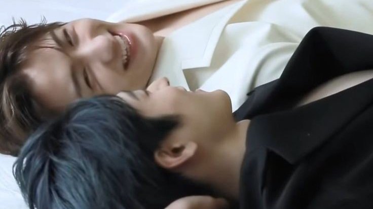 deostilo's tweet image. jumil oneshot au
[specially written for #1124Royale @1124Royale]

— aku, kamu, di pagi nan sejuk.