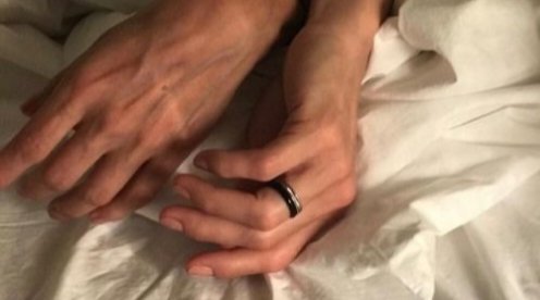 deostilo's tweet image. jumil oneshot au
[specially written for #1124Royale @1124Royale]

— aku, kamu, di pagi nan sejuk.