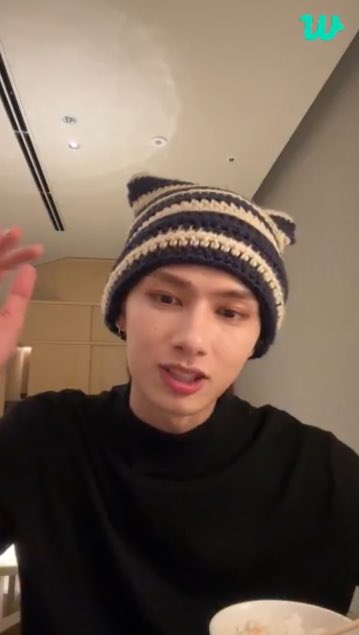 문준휘 위라 모자 뭐냐고 진짜 ㅠㅋㅋㅋㅋㅋㅋㅋㅋㅋㅋㅋ