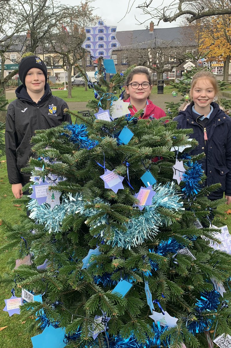 Comberps's tweet photo. We had a great time yesterday decorating our school’s tree in the square in Comber! We hope everyone enjoys the Fair in the Square and the Christmas lights being switched on tonight!  @ComberMarket https://t.co/do3IEZaTps