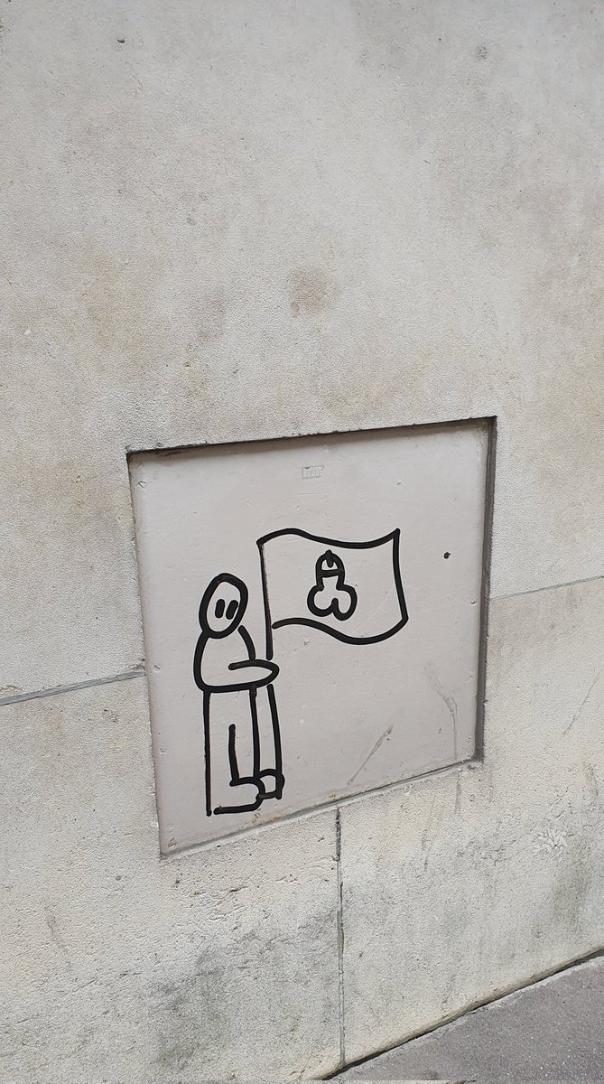 Lard2Rue's tweet photo. #NowWalking https://t.co/qGlm7Ymu44