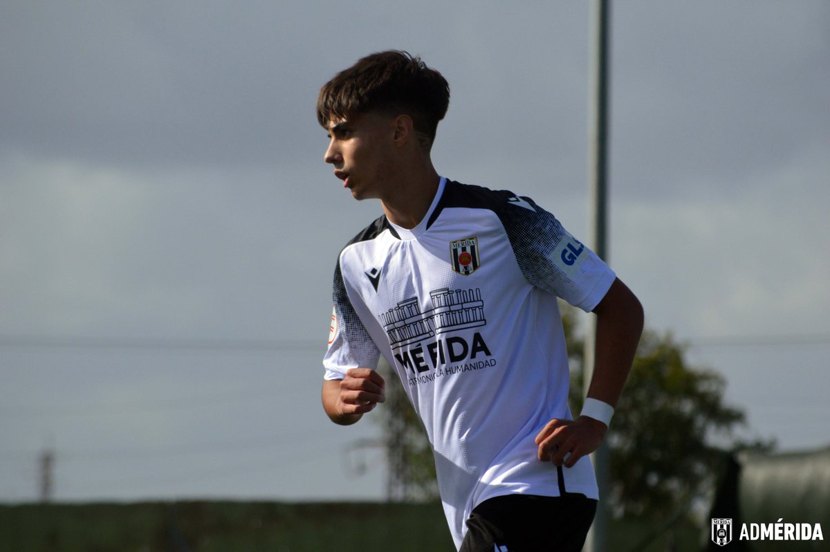 🎯 Con el #JuvenilAVillanovense en el punto de mira ⚡️⚽️

⚪️⚫️ ¡Vamos equipo! ⚪️⚫️