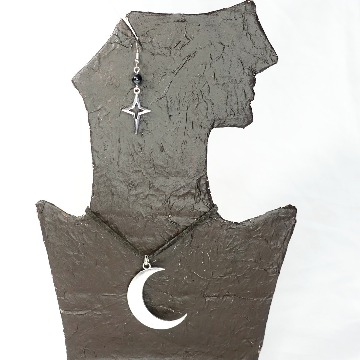 SandeeCreature's tweet photo. New items added to https://t.co/kfGeKcajI0 including matching sets - perfect gifts for Christmas. Grab a bargain with 20% off all items through to Cyber Monday. #BlackFriday2023 #BlackFriday #CyberMonday #Christmas #gifts #jewellery #jewelry https://t.co/0KwgQG2xzb