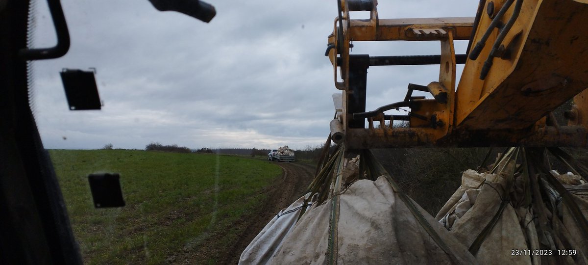 Cette fois-ci c'est bien le dernier sac de la délégation <a href="/ITBetterave/">ITB - Institut Technique de la Betterave</a> <a href="/AisneItb/">ITB Aisne</a> récolte d'une comparaison versus avec et sans #labour et maintenant direction le #griffon pour l'analyse <a href="/_MissBetter/">Miss Better</a>