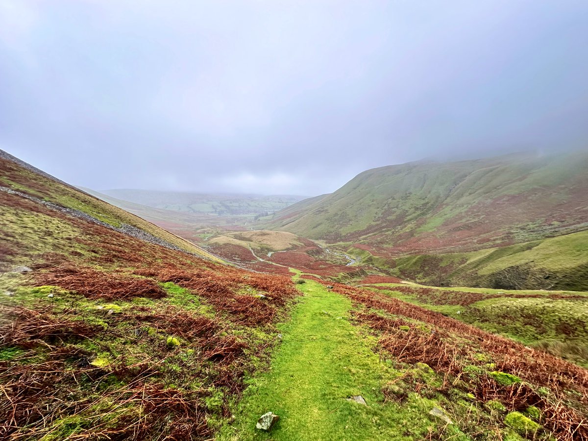 ESEDDIQ1's tweet photo. #hikingadventures #hiking in #Yorkshire  Dales #uk #england #nature #automn #November2023 #Bahrain #unitedkingdom #sudan https://t.co/2cqVdcSzED