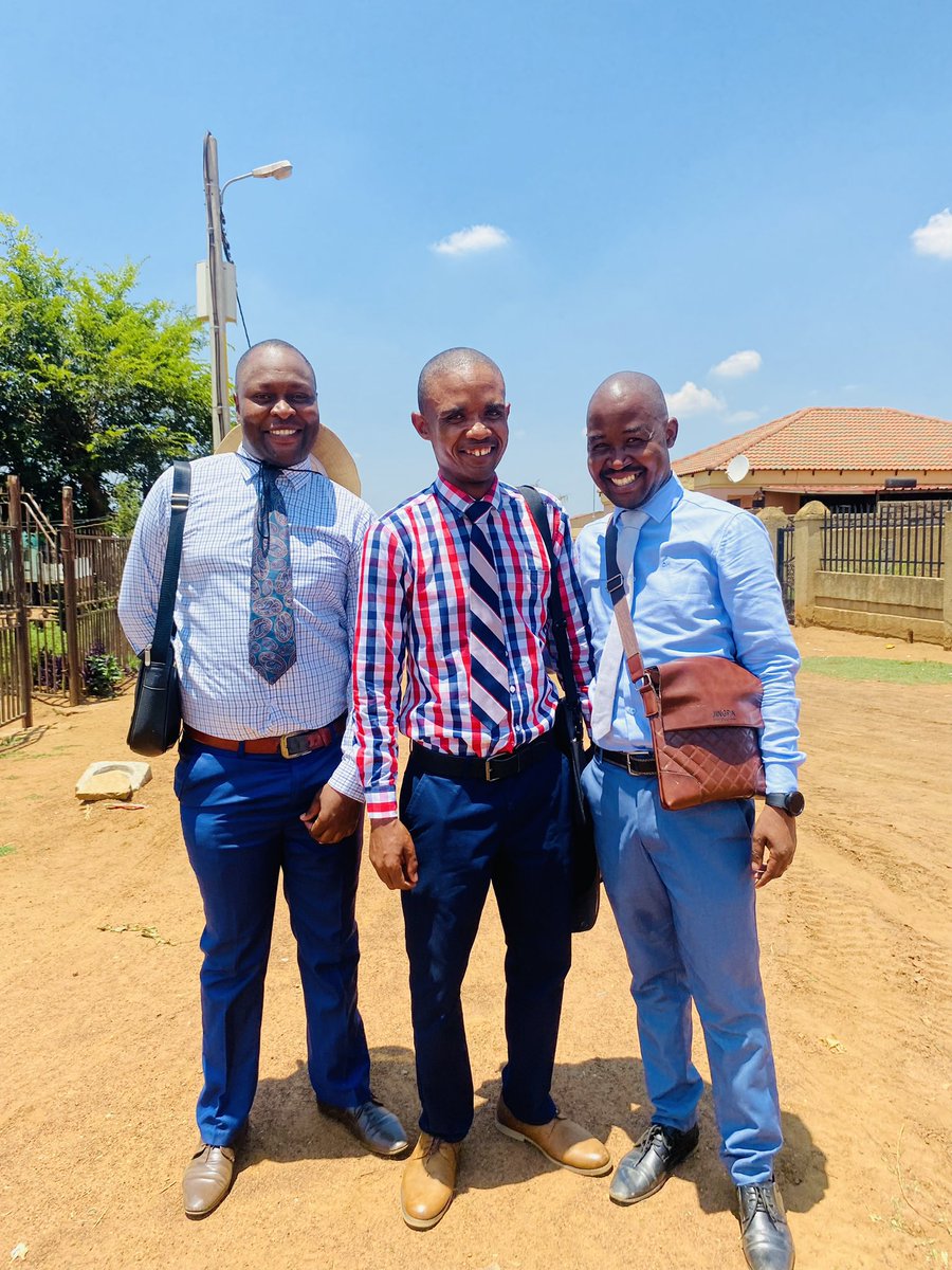 Jacobphiri6247's tweet photo. #Friendsofpeace
#specialweek
💼👔📖 https://t.co/O6FX3lftNL