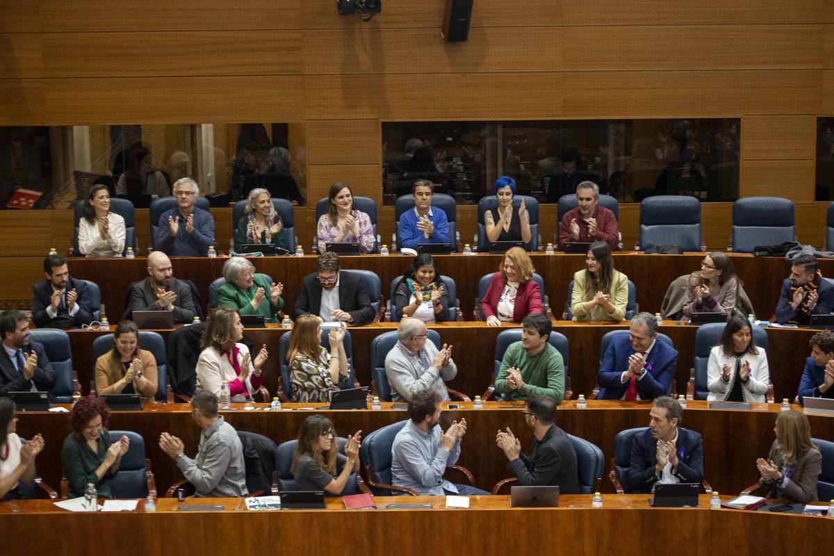 Hoy he prometido mi cargo de Diputada en Madrid. Muy orgullosa de pertenecer al equipazo de @MasMadrid__ sustituyendo en el escaño a la Ministra Mónica García ❤️