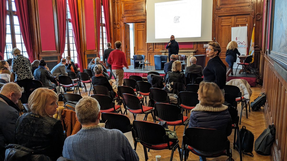 DelhayeGhislain's tweet photo. La cité éducative de Boulogne-sur-Mer est aujourd'hui réunie en séminaire.Une remarquable synergie au service des usagers pour des quartiers dynamiques et une École qu'on aime.Félicitons les enfants,les familles,les partenaires,les équipes.#dsden62 #citeeducative @MisplonMuriel https://t.co/97JuIndd1H